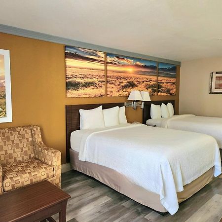 Days Inn By Wyndham Rosenberg Ngoại thất bức ảnh