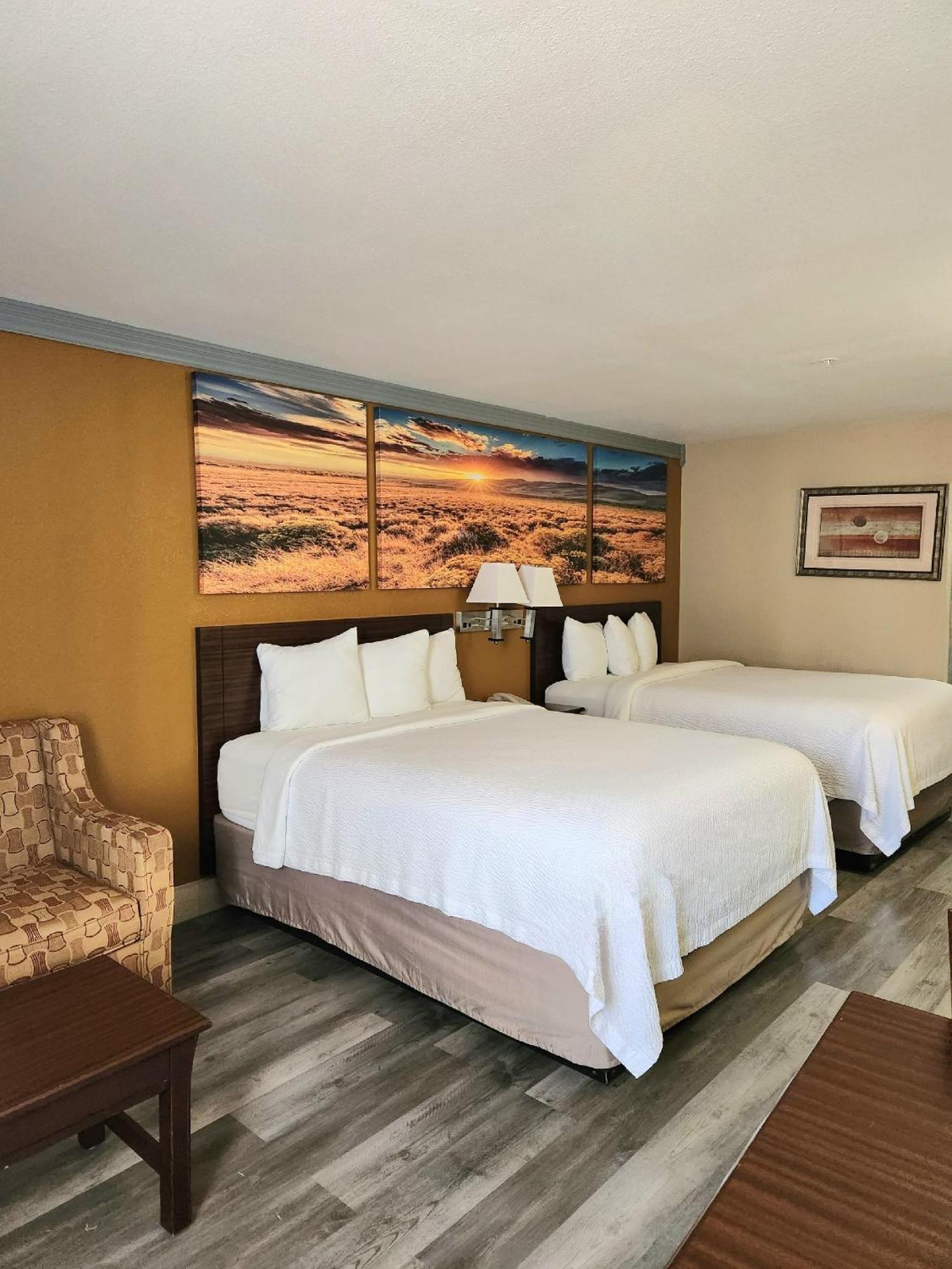Days Inn By Wyndham Rosenberg Ngoại thất bức ảnh