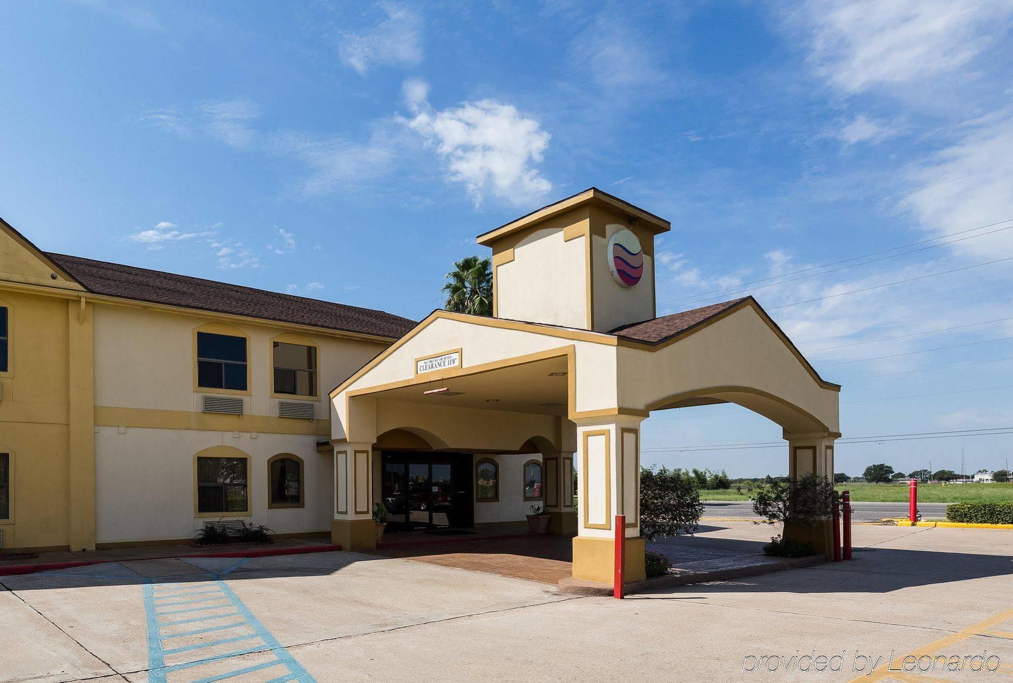 Days Inn By Wyndham Rosenberg Ngoại thất bức ảnh